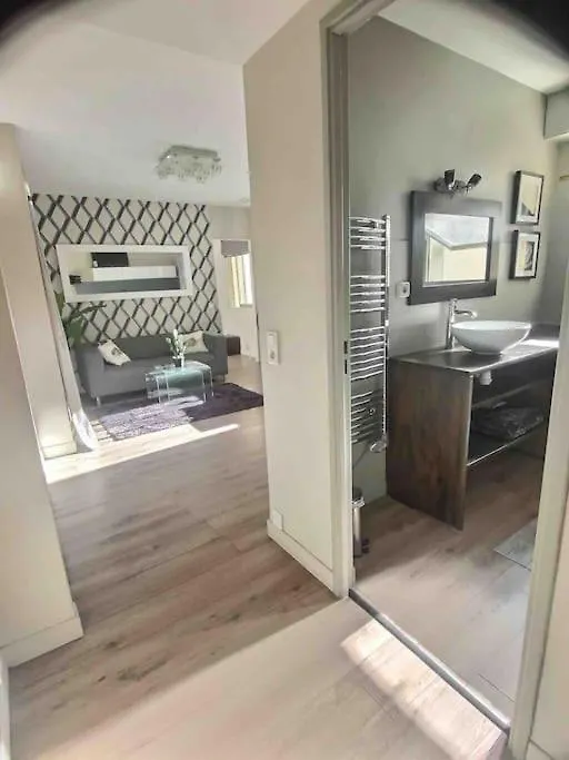Mozart 10 Min Walk From Palais Des Festivals. Parking Apartment Cannes France